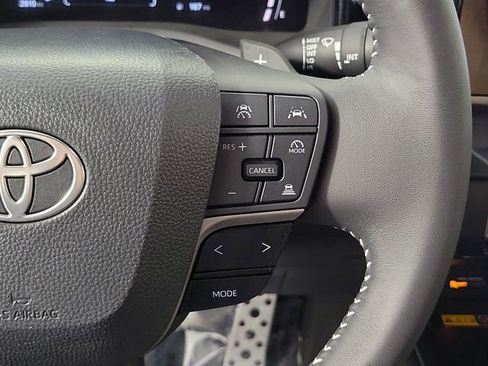 Used 2026 Toyota Camry SE w/ Convenience Package FWD image 25