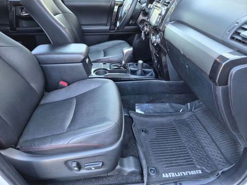 Used 2017 Toyota 4Runner TRD Off-Road Premium AWD/4WD image 21