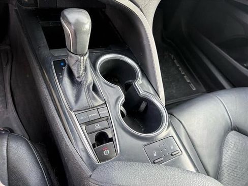 Used 2019 Toyota Camry XSE image 10