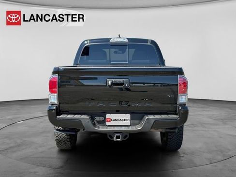 Used 2021 Toyota Tacoma TRD Off-Road w/ Technology Package AWD/4WD image 6