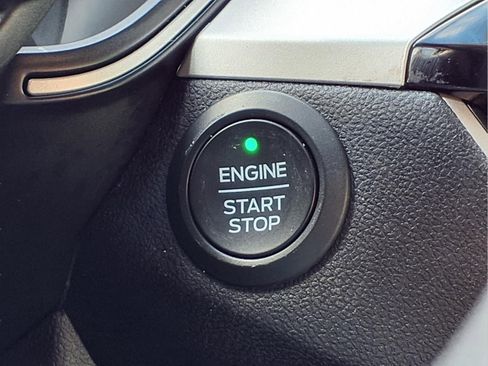 Used 2020 Ford Escape SE image 21