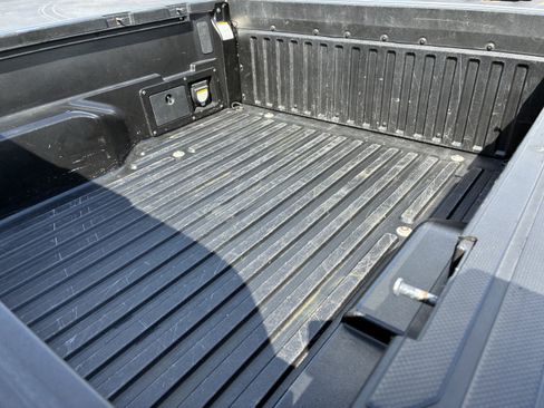 Used 2020 Toyota Tacoma TRD Off-Road AWD/4WD image 10