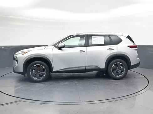 Used 2025 Nissan Rogue SV FWD image 11