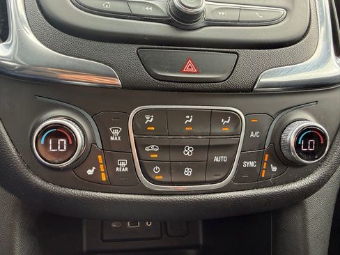 Used 2020 Chevrolet Equinox LT FWD image 13