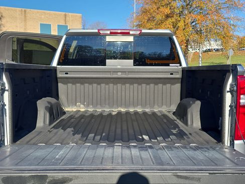 Used 2024 Chevrolet Silverado 1500 LT Trail Boss w/ Convenience Package II image 12