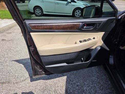 Used 2019 Subaru Outback 3.6R Limited w/ Popular Package #2 AWD/4WD image 12