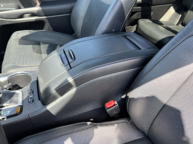 Used 2019 Toyota Highlander Limited Platinum AWD/4WD image 19