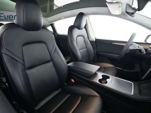 Used 2024 Tesla Model Y Long Range AWD/4WD image 22