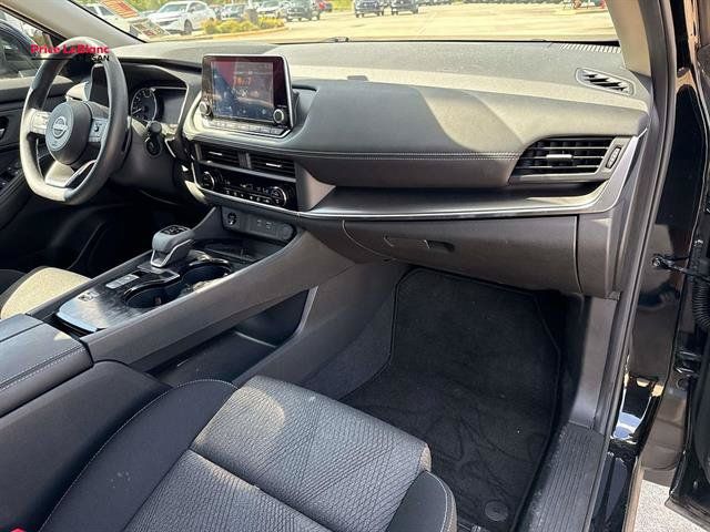 Certified 2024 Nissan Rogue SV FWD image 13