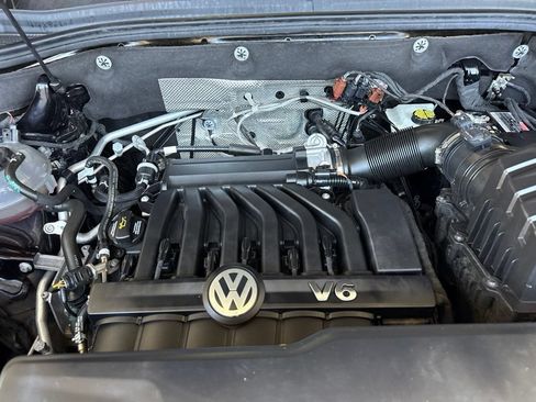 Used 2023 Volkswagen Atlas SEL R-Line AWD/4WD image 28