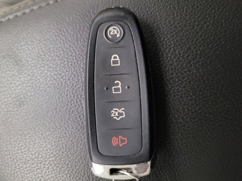 Used 2019 Ford Escape SEL image 32