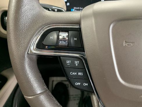 Used 2023 Lincoln Nautilus AWD image 33