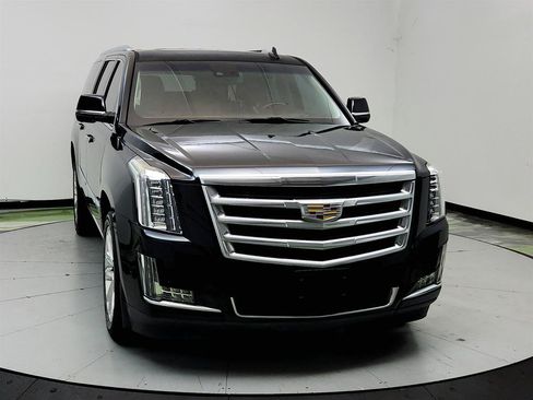 Used 2018 Cadillac Escalade ESV Premium Luxury AWD/4WD image 2