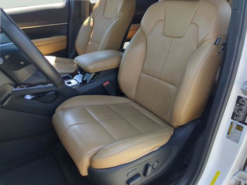 Certified 2022 Kia Telluride SX w/ Towing Package FWD image 24