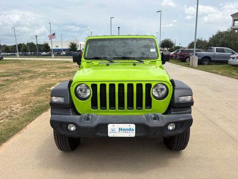 Used 2021 Jeep Wrangler Sport AWD/4WD image 3