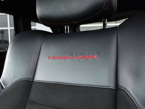 Used 2019 Jeep Grand Cherokee Trailhawk AWD/4WD image 25