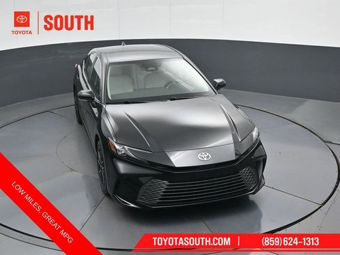 Used 2025 Toyota Camry XLE image 49