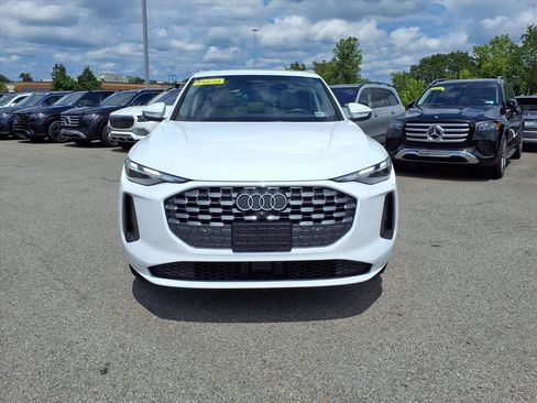 Certified 2025 Audi Q5 Premium w/ Convenience Package AWD/4WD image 8