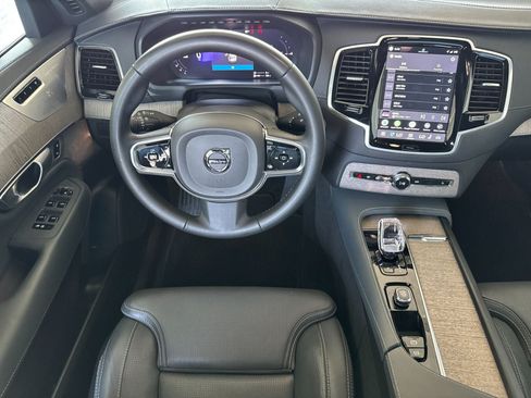 Certified 2023 Volvo XC90 T8 Ultimate AWD/4WD image 18