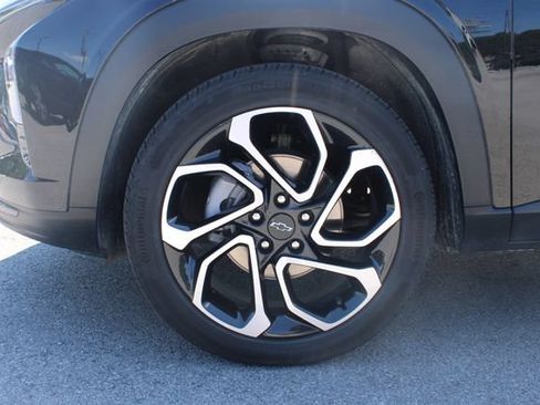 Used 2024 Chevrolet Trax RS w/ Sunroof Package FWD image 31