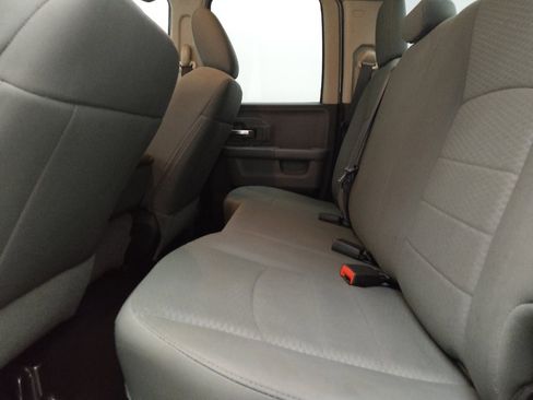 Used 2017 RAM 1500 Classic SLT AWD/4WD image 18