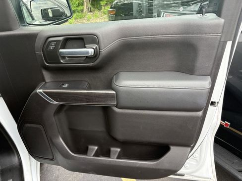 Used 2020 Chevrolet Silverado 1500 LTZ AWD/4WD image 17