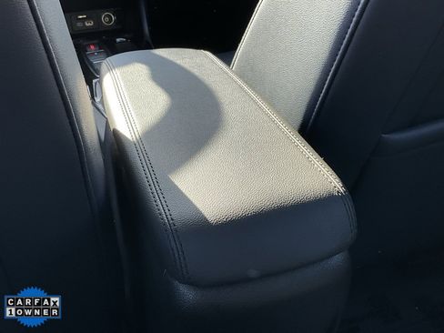 Used 2022 Chevrolet Bolt EUV LT w/ Convenience Package image 44