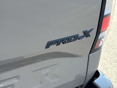 Used 2024 Nissan Frontier Pro-X w/ Pro Convenience Package image 8