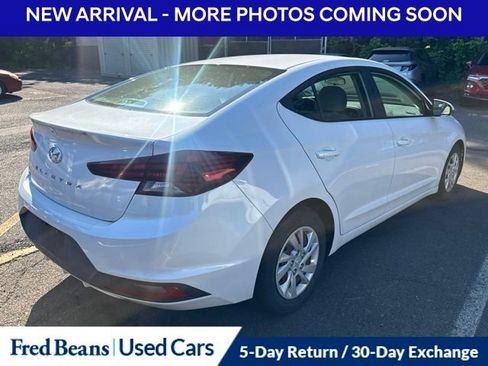 Used 2019 Hyundai Elantra SE FWD image 3
