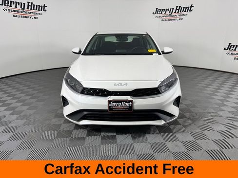 Used 2024 Kia Forte LXS image 3