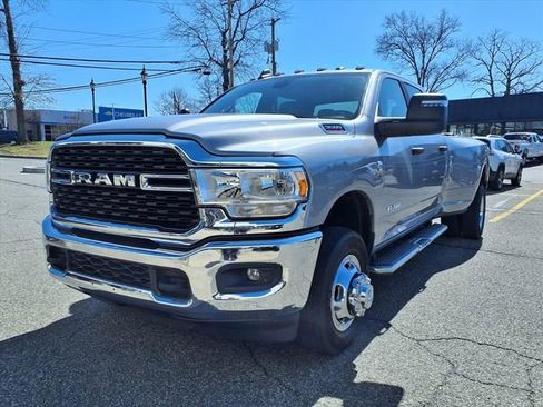 Used 2024 RAM 3500 Big Horn AWD/4WD image 4