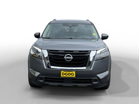 Used 2025 Nissan Pathfinder SV FWD image 8