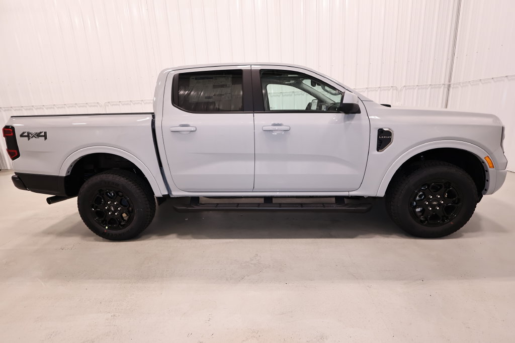 New 2026 Ford Ranger Lariat w/ Black Appearance Package AWD/4WD image 2