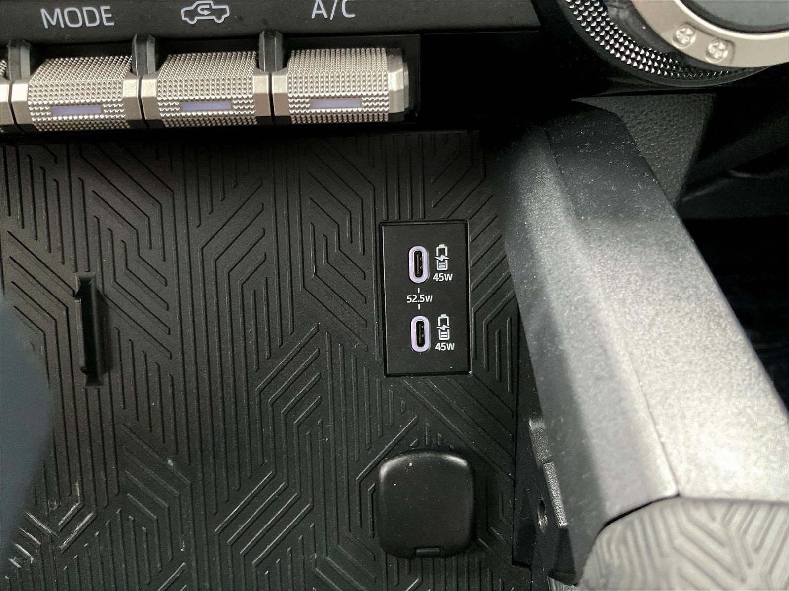 Used 2025 Toyota Tacoma SR5 AWD/4WD image 19