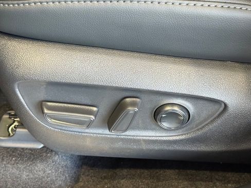 New 2026 Toyota Highlander Platinum image 17