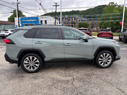 Used 2021 Toyota RAV4 XLE Premium AWD/4WD image 6