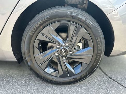 Used 2023 Hyundai Elantra Blue FWD image 10