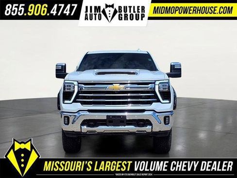 Used 2025 Chevrolet Silverado 2500 LTZ w/ LTZ Convenience Package AWD/4WD image 31