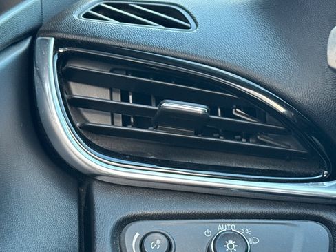 Used 2017 Chevrolet Volt Premier w/ Driver Confidence II Package image 28