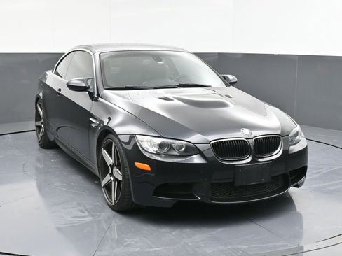 Used 2011 BMW M3 Convertible image 2