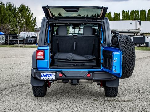 Used 2024 Jeep Wrangler Willys image 8