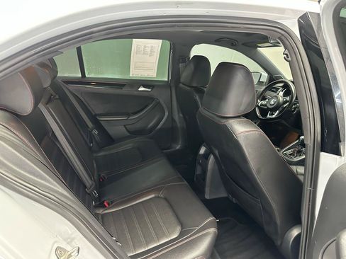 Used 2017 Volkswagen Jetta GLI FWD image 11