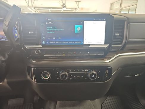 Certified 2024 Chevrolet Silverado 1500 LT AWD/4WD image 25