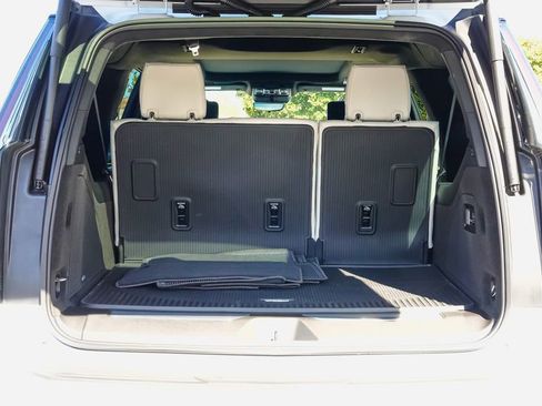 New 2026 Cadillac Escalade ESV Platinum Sport w/ LPO, ONYX Package image 9