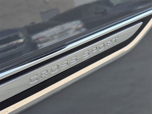 Used 2025 Volkswagen Atlas Cross Sport SEL Premium R-Line image 7