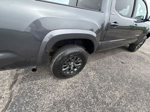 Used 2020 Toyota Tacoma SR5 RWD image 40