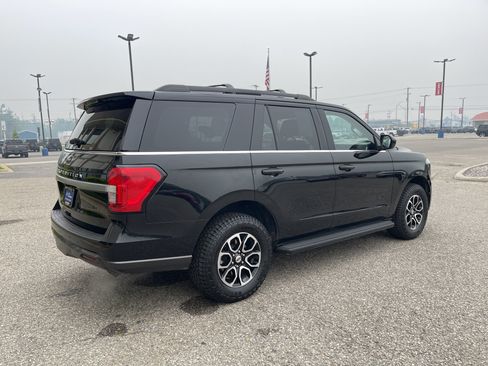 Used 2023 Ford Expedition XL AWD/4WD image 3