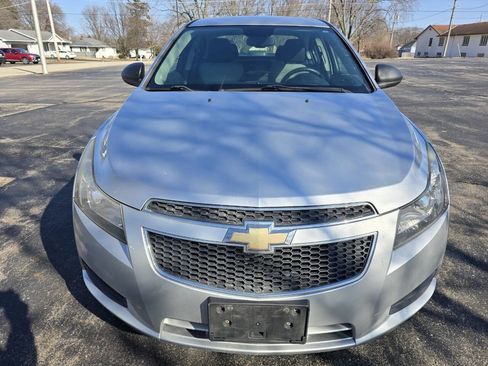 Used 2013 Chevrolet Cruze LS FWD image 2