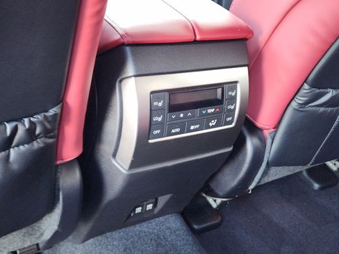 Used 2023 Lexus GX 460 Premium image 35