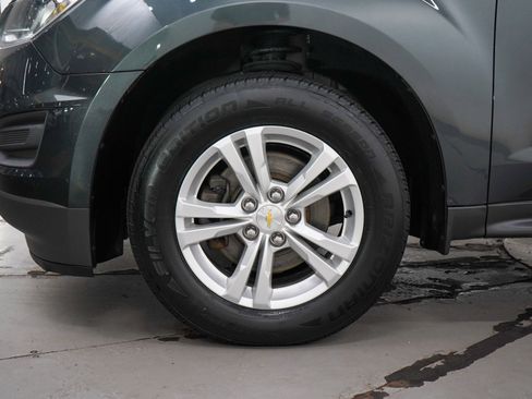 Used 2017 Chevrolet Equinox LS FWD image 28